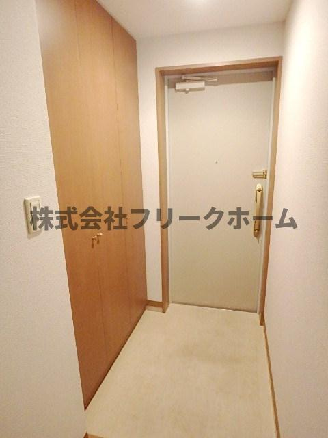 武蔵野市緑町１丁目の賃貸マンションの玄関
