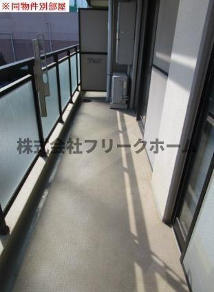 武蔵野市緑町１丁目の賃貸マンションのバルコニー