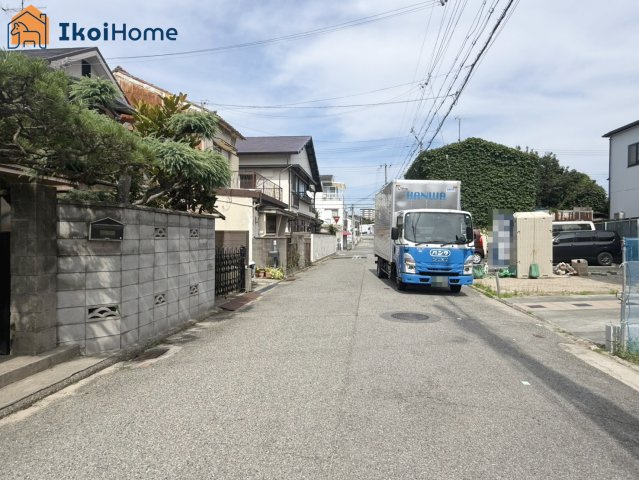 明石市日富美町1期　全7棟7号棟　新築戸建の前面道路含む現地写真|【ホームページに現地動画掲載中】●年中無休：当日予約可●前面道路は幅員約5.9ｍ、交通量少なめで安心