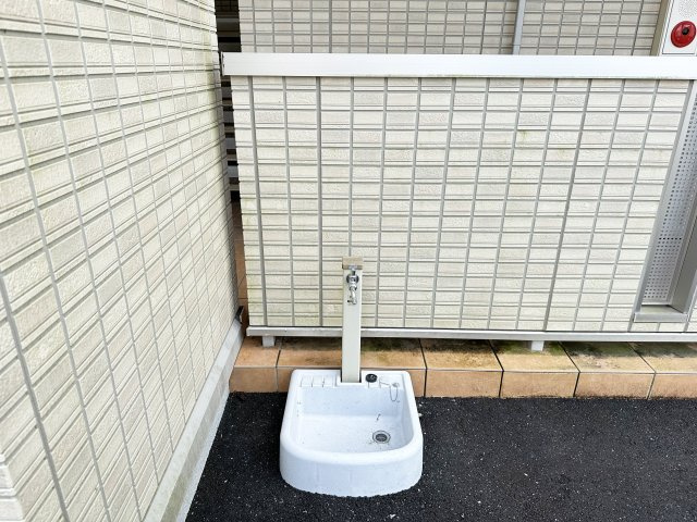 ウィルハイツ福井の駐車場|建物外観