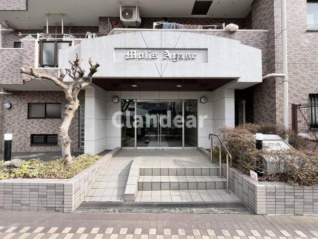 モリス綾瀬のエントランス|ドキドキの新生活も、安心してスタート。ぴったりの住まいを見つけませんか？クランディアが一緒に住まい選びをサポートします‼　まずは、お気軽にお問合せください　＃クランディア