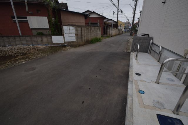 リブリ・akariの周辺|前面道路