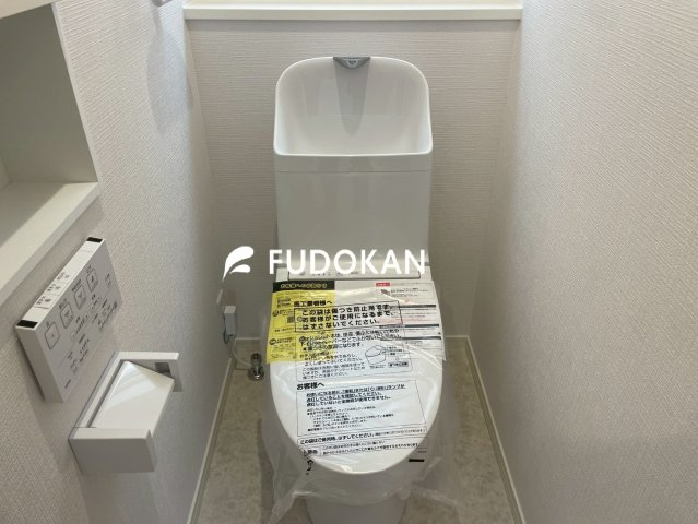 東根市神町西建売住宅【平屋×Z空調】のトイレ|節水タイプのトイレは水道代の節約に繋がります。