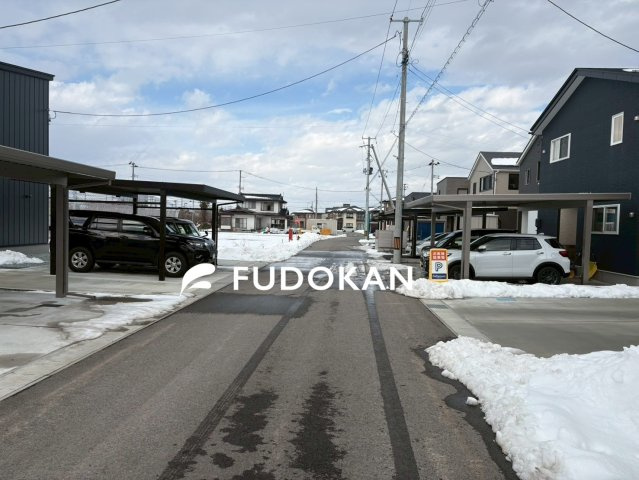東根市神町西建売住宅【平屋×Z空調】の前面道路含む現地写真|前面道路になります。