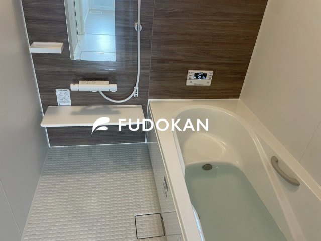 東根市神町西建売住宅【平屋×Z空調】の浴室|広々浴室は、ゆったりとくつろいで疲れを癒す空間です。