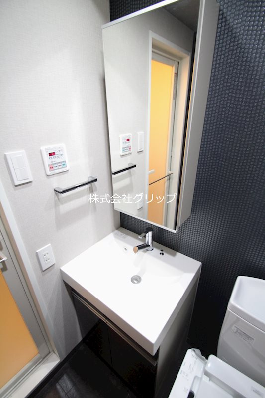 Le'a横濱ミッドスクエアの独立洗面台