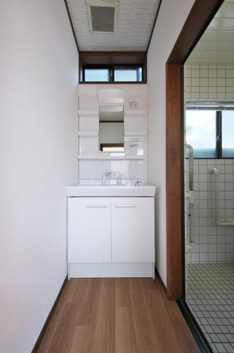 西賀茂北川上町の独立洗面台