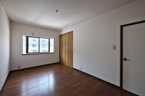 西賀茂北川上町の洋室