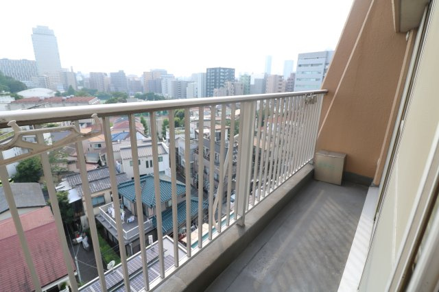 【バルコニー】
