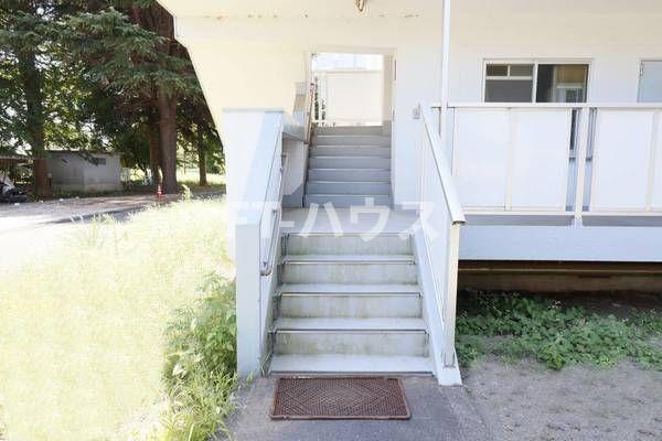 ビレッジハウス千種４号棟のエントランス