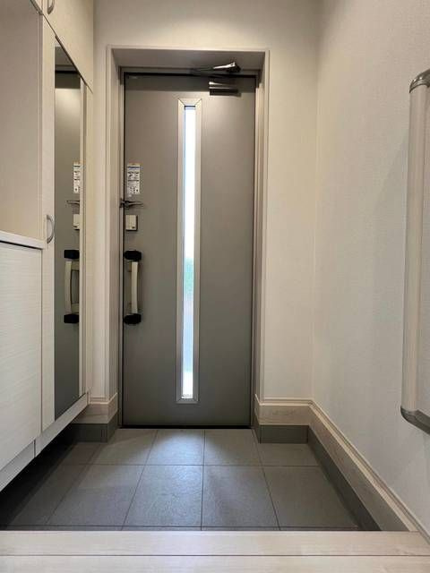 Ｓｕｍａｉ－ｔｏ市川市本北方０１の玄関