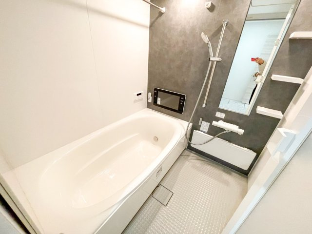 スペチアーレ鷹合の浴室