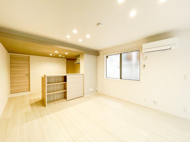 スペチアーレ鷹合の居間・リビング