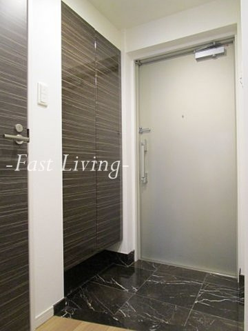 アーベイン早稲田の玄関