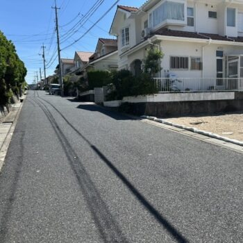 広島市佐伯区美鈴が丘緑3丁目　新築一戸建ての前面道路含む現地写真