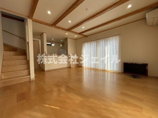中古戸建　三木市大塚の居間・リビング