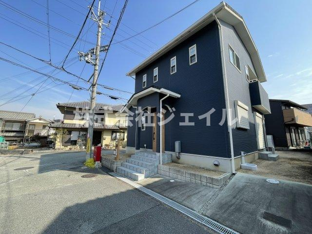 中古戸建　三木市大塚の前面道路含む現地写真