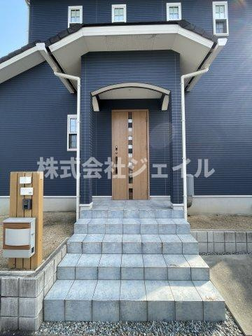 中古戸建　三木市大塚の玄関