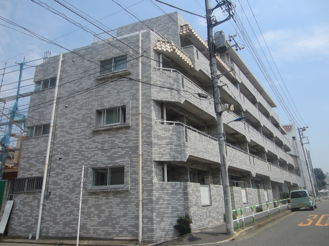 旭泉マンションの外観|鉄筋コンクリート造の安心の建物です