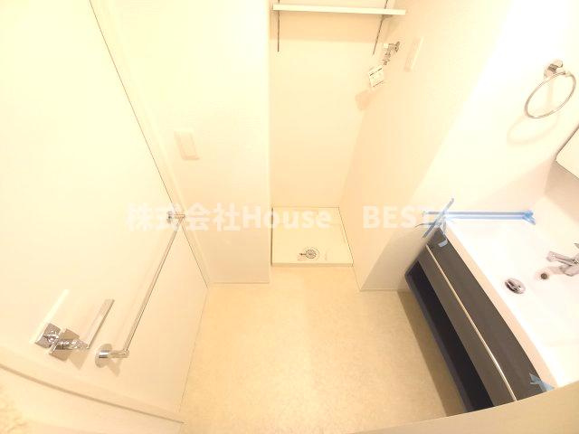 セレニテ元町アリエの洗面所