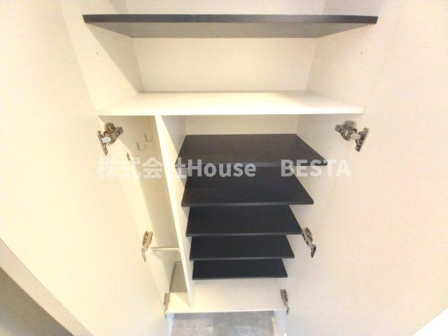 セレニテ元町アリエの収納