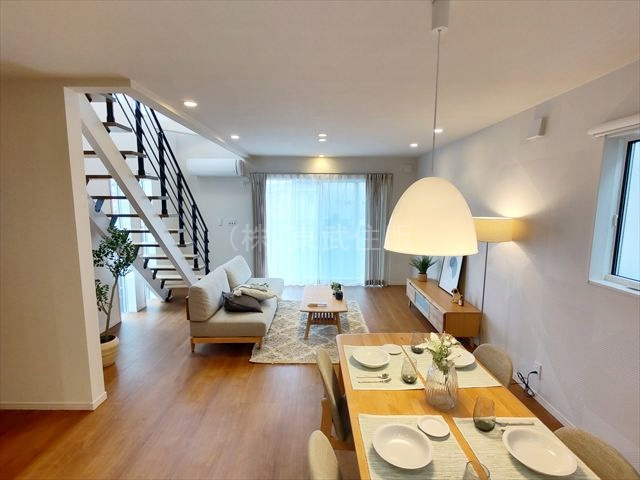 【居間・リビング】の画像