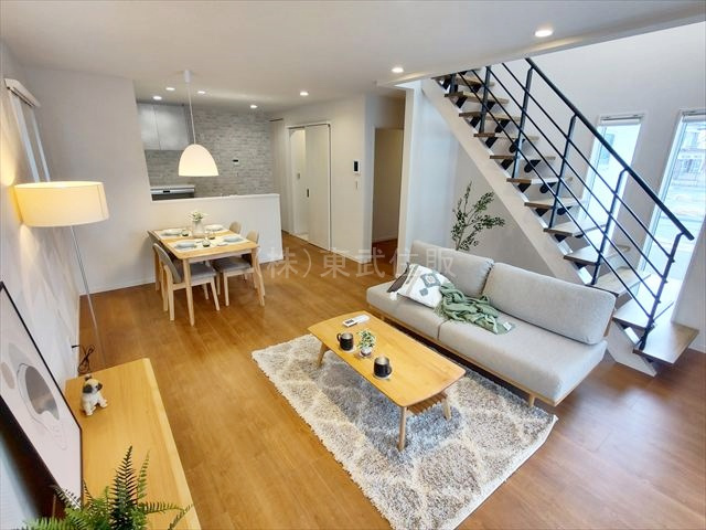 【居間・リビング】の画像