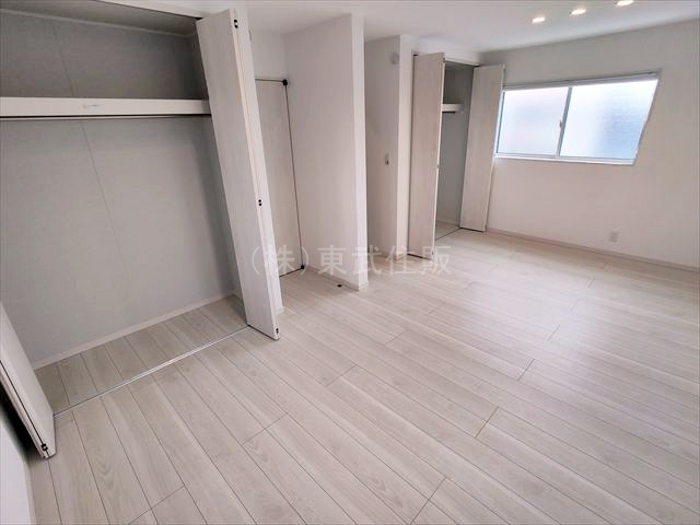 【寝室】 | 川越市安比奈新田　全7棟　2号棟 | 2階東側10.5帖洋室　将来間仕切り出来るお部屋です