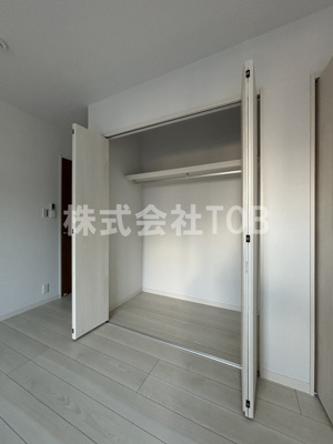 【収納】 | 西つつじヶ丘１丁目戸建 | 洋室9.5帖　クローゼット①
