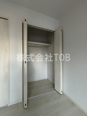 【収納】 | 西つつじヶ丘１丁目戸建 | 洋室9.5帖　クローゼット②