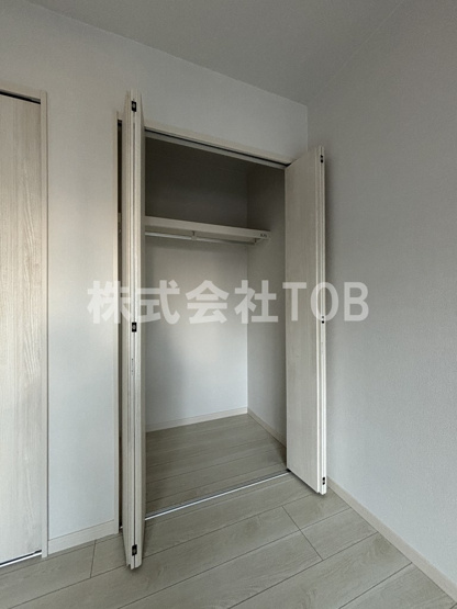 【収納】 | 西つつじヶ丘１丁目戸建 | 洋室9.5帖　クローゼット②