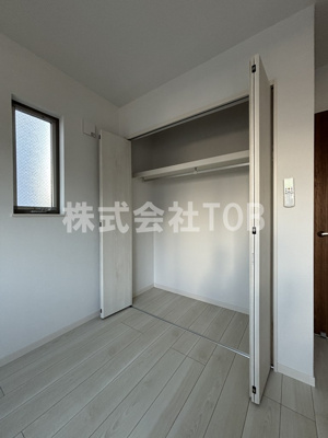 【収納】 | 西つつじヶ丘１丁目戸建 | 洋室5.2帖　クローゼット
