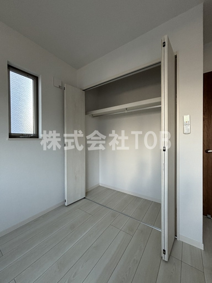 【収納】 | 西つつじヶ丘１丁目戸建 | 洋室5.2帖　クローゼット
