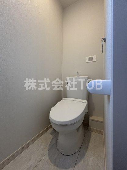 【トイレ】 | 西つつじヶ丘１丁目戸建 | 2階トイレ