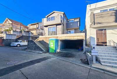 【前面道路含む現地写真】 | 座間市入谷東4丁目 新築戸建 全1棟 | ◇◆見学予約受付中♪◆◇
憧れのマイホーム・理想の我が家・家族が集う家を手に入れませんか？
スマイルホームがしっかりとサポート☆