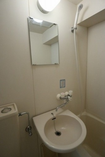 荻野ハイツの洗面所