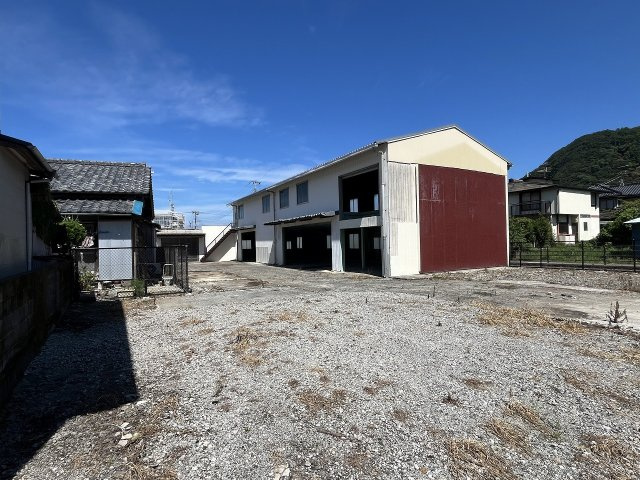 西伊豆町宇久須　倉庫の外観