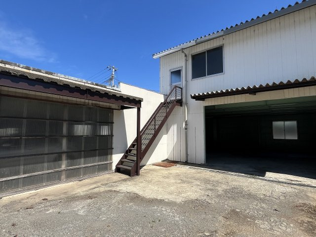 西伊豆町宇久須　倉庫の外観