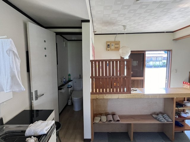 西伊豆町宇久須　倉庫の玄関