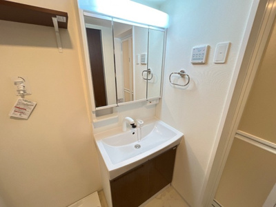 【独立洗面台】 | （仮称）柏市篠籠田 新築アパート | 洗髪洗面化粧台(イメージ)