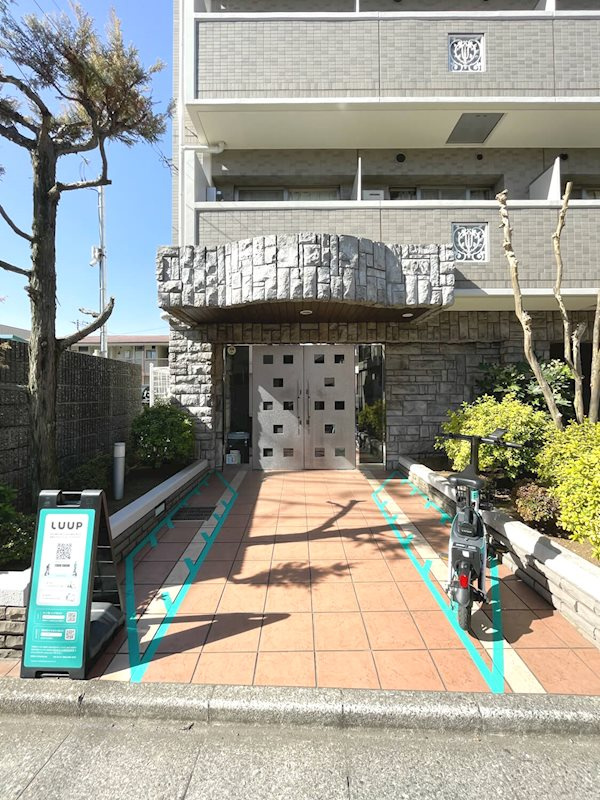 メインステージ椎名町のエントランス