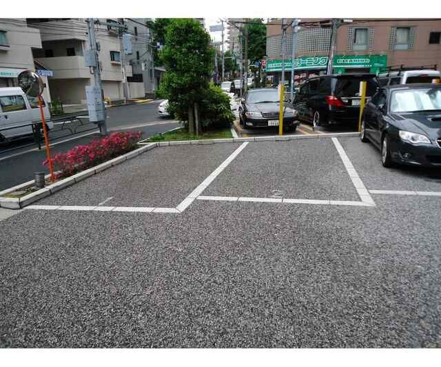 セルクル落合の駐車場