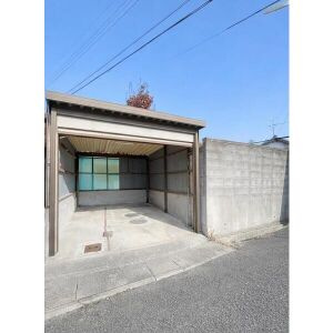 ガレージハウス明知の駐車場