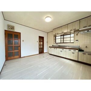 ガレージハウス明知のキッチン