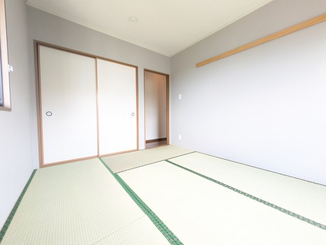 アダージョ東山田の和室