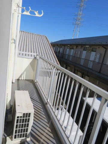 ニューウィング幕張のバルコニー