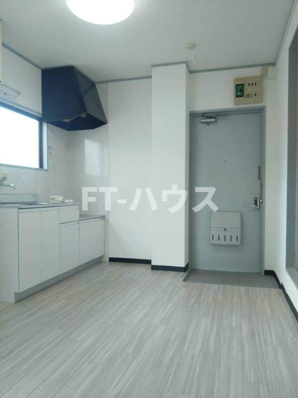 ニューウィング幕張の居間・リビング