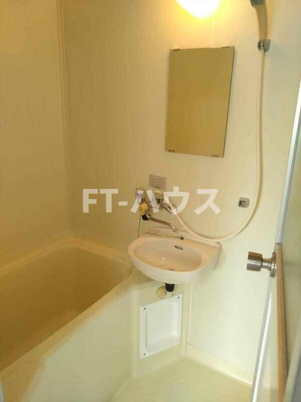 ニューウィング幕張の浴室