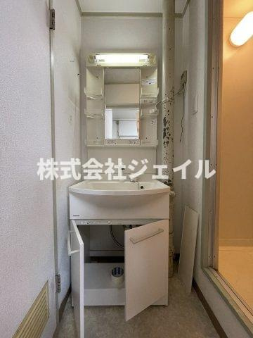 中古マンション　育英ハイツ三木の独立洗面台