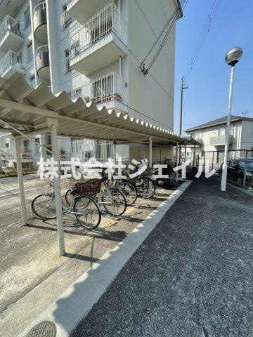 中古マンション　育英ハイツ三木の駐輪場